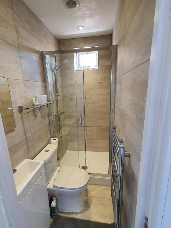 New Self Contained Flat,In Hayes, Free Parking Hotel Northolt  ภายนอก รูปภาพ
