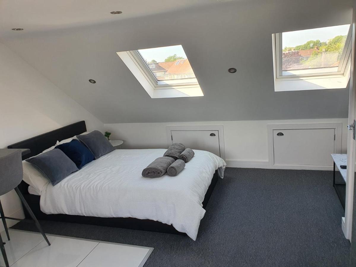 New Self Contained Flat,In Hayes, Free Parking Hotel Northolt  ภายนอก รูปภาพ