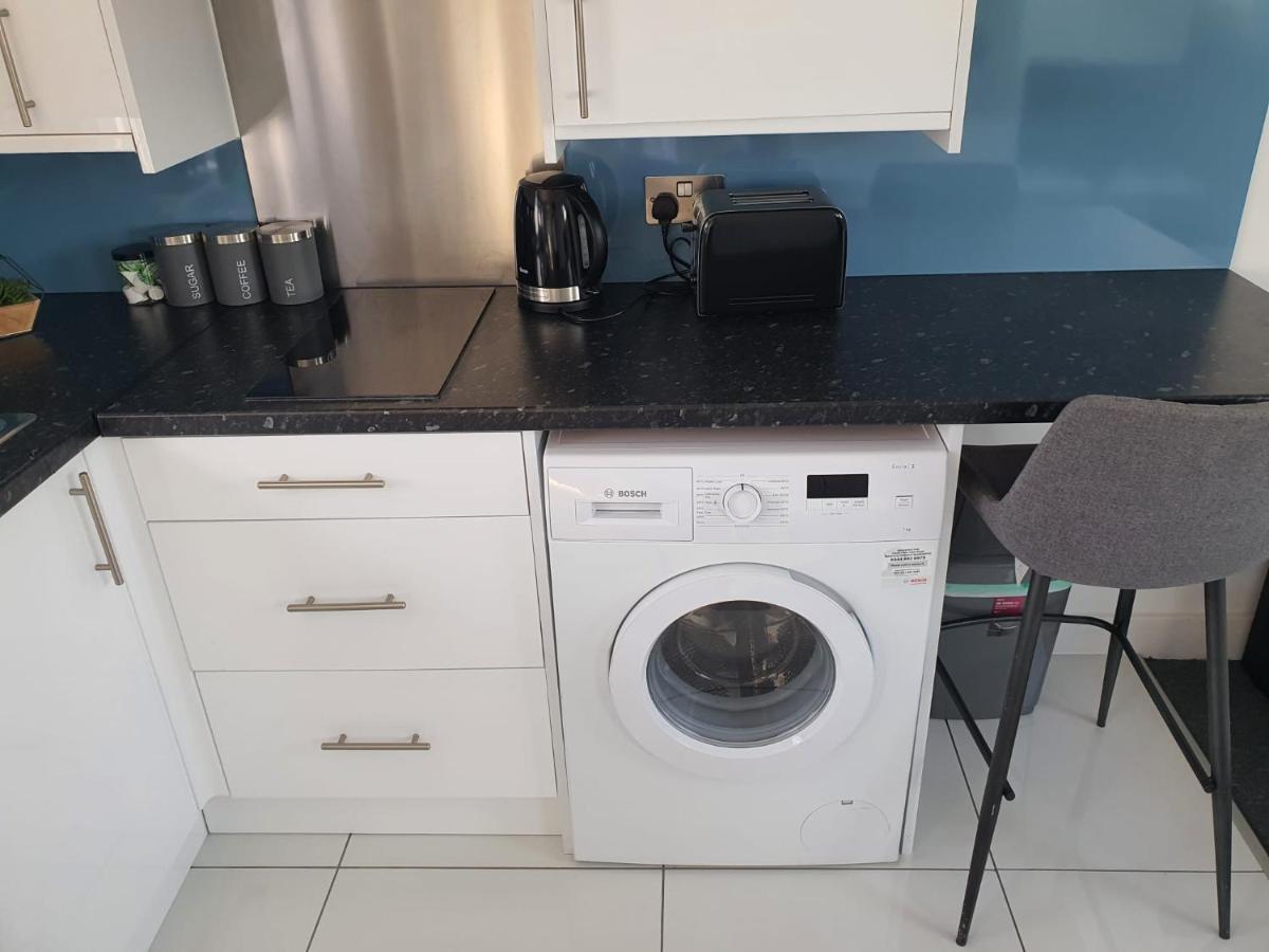 New Self Contained Flat,In Hayes, Free Parking Hotel Northolt  ภายนอก รูปภาพ