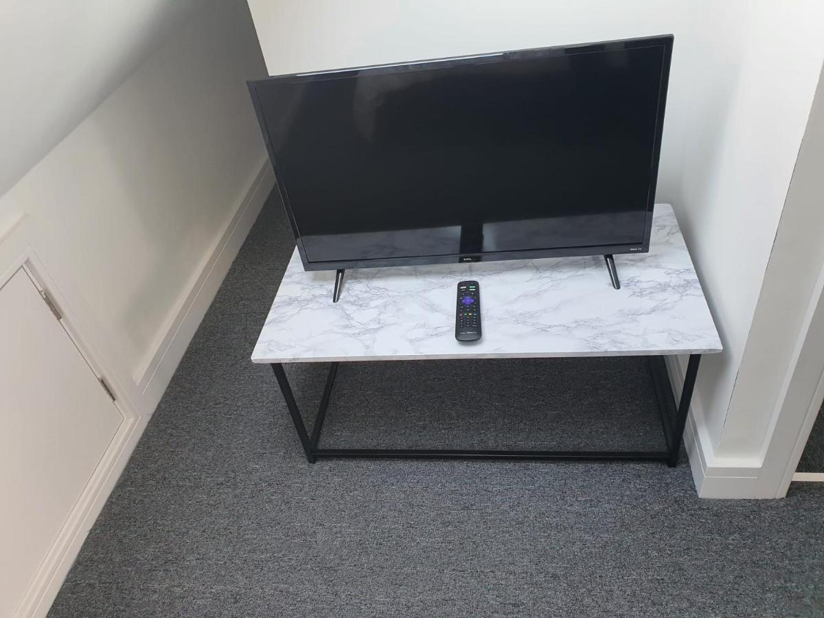 New Self Contained Flat,In Hayes, Free Parking Hotel Northolt  ภายนอก รูปภาพ