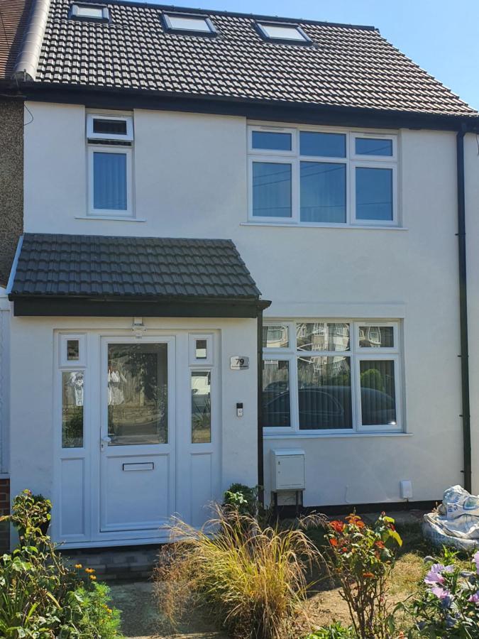 New Self Contained Flat,In Hayes, Free Parking Hotel Northolt  ภายนอก รูปภาพ